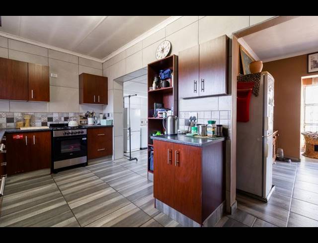 3 BEDROOM HOUSE FOR SALE IN MAYBERRY PARK